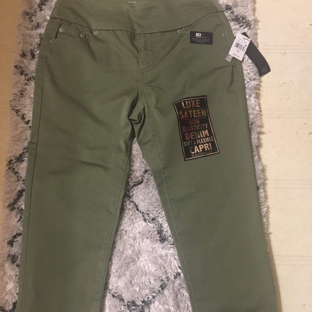 Capri size S. Army Green Color. - Picture 3 of 6